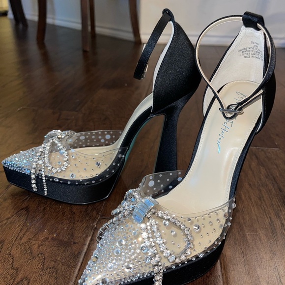 Betsey Johnson Cher Satin Rhinestone Bow Platform Pumps - Picture 5 of 6
